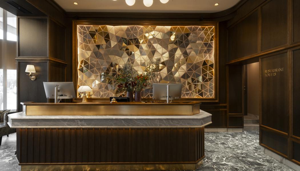Det exklusiva historiska hotellet ligger mitt i hjärtat av Stockholm. Bildkälla: Thon Hotels