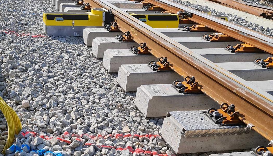 Spårbytesentreprenaden Näsberg–Harrträsk omfattar förnyelse av spår, slipers, ballast och tillhörande anläggningsdelar. Foto: Infrakraft