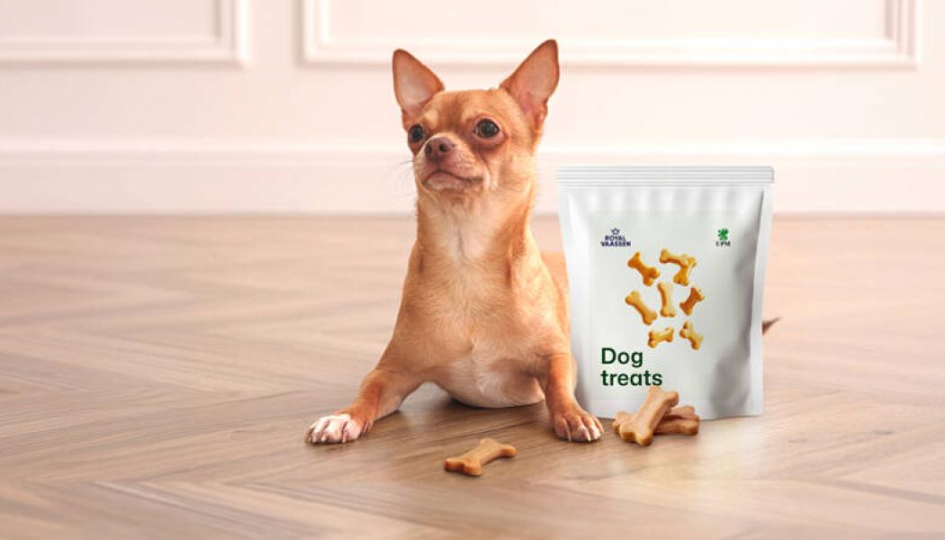 Pet treats are often oily and aromatic and have traditionally relied on plastic or aluminum laminates or papers with PFAS-based grease barrier. Photo: UPM