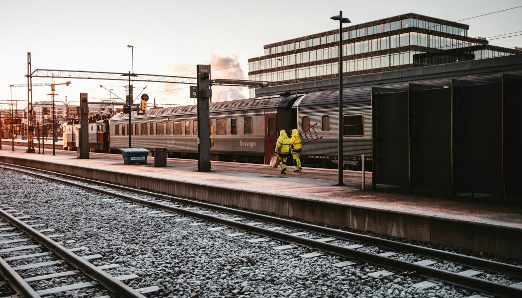 Centralstationen i Uppsala måste avlastas. Foto: claudio schwarz /Unsplash
