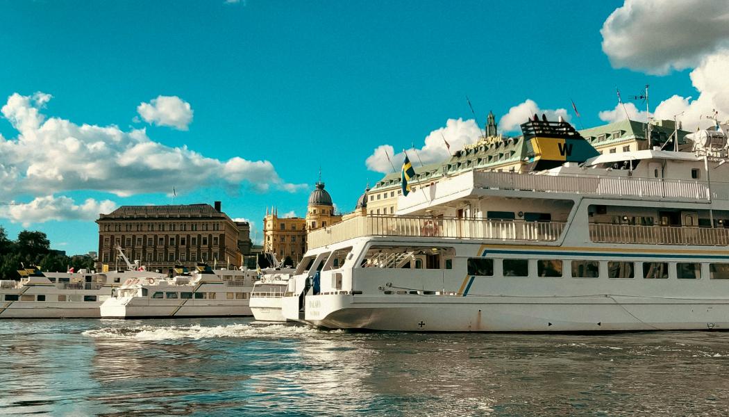 Restiden för sträckan med dagens kollektivtrafik är på omkring 1,5-2 timmar. Med den nya pendelbåtssträckan blir restiden i stället 45 minuter. Foto: hannah lindahl unsplash