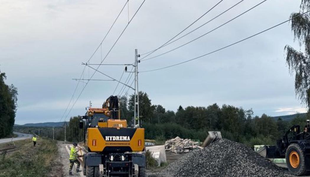 Arbetet med att återställa banan har pågått intensivt i flera veckor. Bild från Prästmon i Härnösands kommun. Foto: Trafikverket