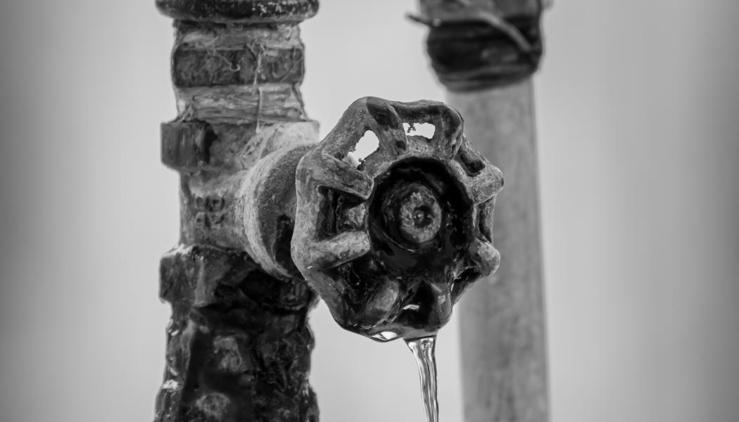 Majoriteten av skadorna beror på åldrade ledningar som inte byts ut i tid. Foto: malama mushitu/Unsplash