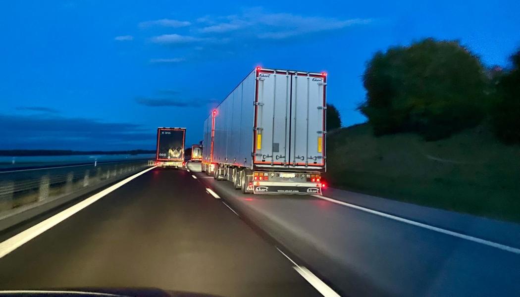 Polisen i Helsingborg noterade att att nästan 35 procent av de kontrollerade förarna inte hade följt de reglerade kör- och vilotiderna. Foto: Stina Wickenberg
