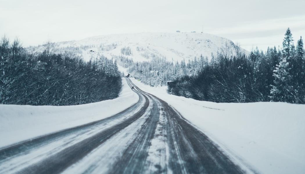 På vinterunderhållssidan ska en ny ersättningsmodell för entreprenörer tas fram. Foto: michael odelberth/Unsplash