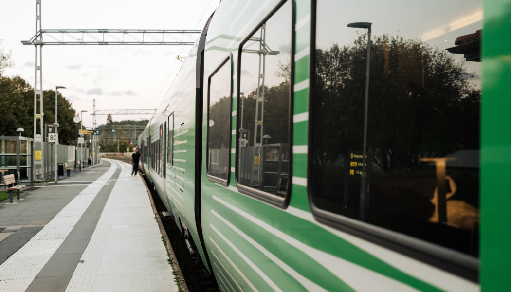 VR Snabbtåg vid perrong. Foto: VR
