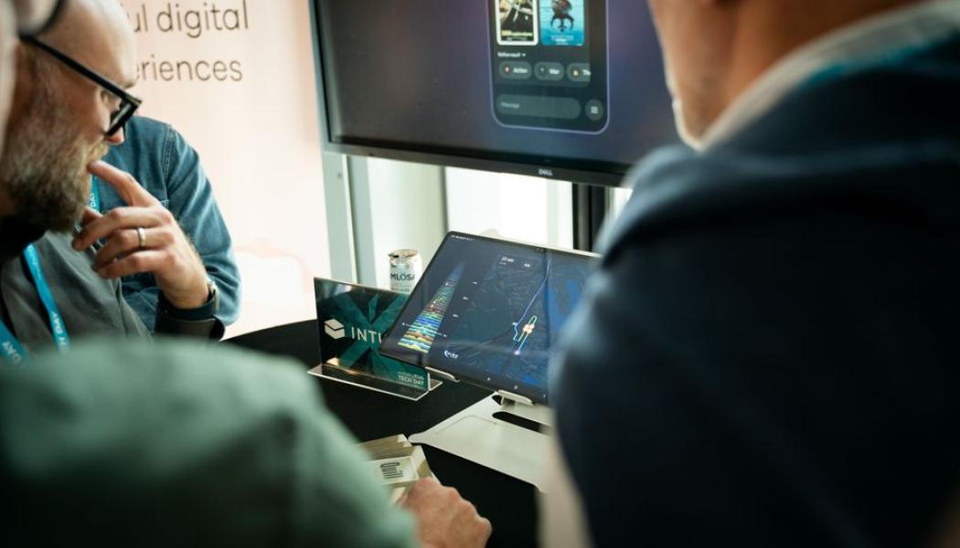 Fem nya startupbolag har antagits till MobilityXlabs samarbetsprogram. Bilden är tagen under MobilityXlabs Tech Day, där startupbolagen visar upp sina valideringsprojekt tillsammans med partners. Foto: Lindholmen Science Park.