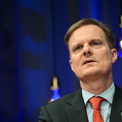 Pontus Lundahl/TT: Lönsamma banker är viktigt och de stora utdelningarna kommer via ägare som pensionsbolag och stiftelser tillbaka till samhället, enligt Swedbanks vd Jens Henriksson.