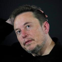 Kirsty Wigglesworth AP/TT: Personal på elbilstillverkaren Tesla befarar att företaget, med vd Elon Musk i spetsen, siktar på stora personalnedskärningar. Arkivbild