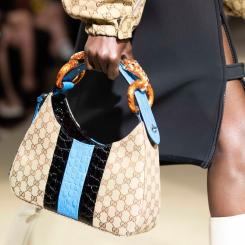 Jeon Heon-Kyun/AP/TT: En Gucci-väska visas upp vid en modevisning i Sydkorea förra året.