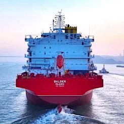 Utan ett globalt system riskerar rederierna att möta en mosaik av regionala regler. Det kan i praktiken innebära olika rapporteringskrav och avgifter beroende på var fartygen trafikerar. Foto: Klaveness Combination Carriers