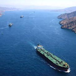 När risken för störningar i Hormuzsundet minskar, faller också priset på råolja snabbt. Samtidigt stärks börser globalt när investerare tolkar vapenvilan som ett tecken på minskad geopolitisk risk. Foto: Observer Research Foundation