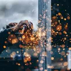 Under de senaste åren har det investerats mycket i grön industri i framför allt Västerbotten och Norrbotten. Foto: Christopher Burns/Unsplash