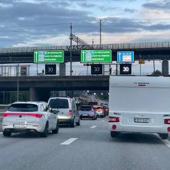 Trafikstockning i anslutning till Årsta pendeltågsstation. Foto: Stina Wickenberg