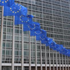 EU-länderna får importtullar på 15 procent av USA. Foto: Corentin Béchade/Wikimedia Commons