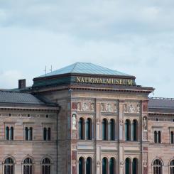 Museerna når i dag miljontals människor, både i Sverige och internationellt, genom webbplatser, sociala medier och öppna kunskapsplattformar. Foto: Filipe Lourenço Marques/Unsplash