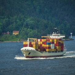 Klimatpaketet syftar till att nå målet om nettonollutsläpp av växthusgaser från internationell sjöfart till år 2050. Foto: Vidar Nordli-Mathisen/Unsplash
