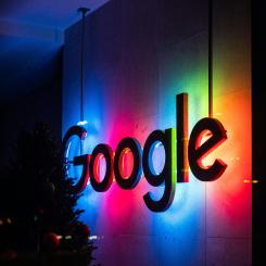 Google stämmer ett misstänkt kinesiskt cybernätverk som anklagas för AI-drivna bedrägerier. Bilden är en genrebild. Foto: Sascha Bosshard/Unsplash