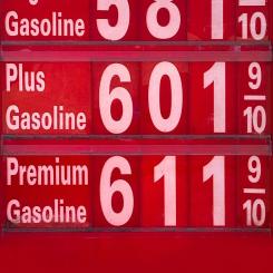 Bränsle och mat driver prisökningarna i USA. Bränslepriserna har stigit efter kriget i Mellanöstern med omkring 28 procent. Källa: Gas Prices, screendumb.