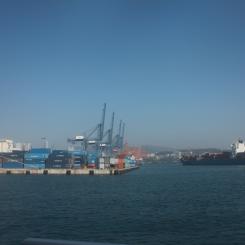 Containerterminal i Busan, Sydkorea. Foto: Simon Matthis