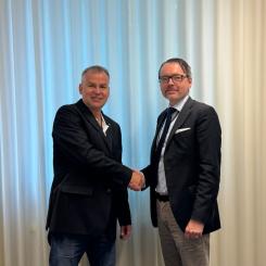 Från vänster Jiri T. Englén vd Implenia Sverige och SKBs vd Stefan Engdahl SKB. Pressbild: Svensk Kärnbränslehantering