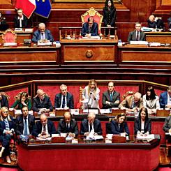Italiens premiärminister Giorgia Meloni förklarar i landets senat att regeringen vill skapa ett juridiskt ramverk för att återinföra kärnkraft i landet. Foto: Governo.it.