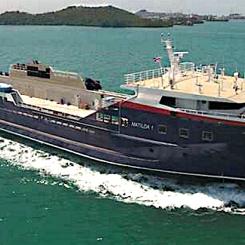 Konceptbild och fartyg av typen stern landing vessel som ligger till grund för hybridlösningen med mikroreaktorer. Bild: Seatransport Pty LTD