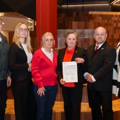 Från vänster i bild: Nicklas Johansson, Sjukvårdspartiet, Jenny Jänkänpää, Miljöpartiet, Jeanette Wäppling, Vänsterpartiet, Birgitta Larsson, Socialdemokraterna, Eric Palmqvist, Sverigedemokraterna, Birgit Meier Thunborg, Moderaterna Foto: Gällivare kommun