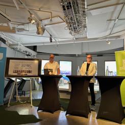 Billy Josefsson, Linköpings Universitet och Svante Swärd Rudström, Norrköping Airport under presskonferensen för Norrköpings kommuns forskningspengar. Foto: Norrköping Airport