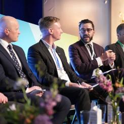 Ørsted, Vestas och säkerhetsexperter från Nato deltog i en paneldiskussion under WindEurope om säkerheten för havsbaserad energiinfrastruktur. Foto: Mässan WindEurope