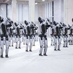 De humanoida robotarna används redan vid biltillverkning. Foto: UBTech