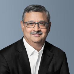 Lindechefen tvivlar på grön vätgas. Trots fallande priser på kinesiska elektrolysörer menar Sanjiv Lamba att det krävs strukturella förändringar innan grön vätgas kan konkurrera brett på marknaden. Foto: Linde