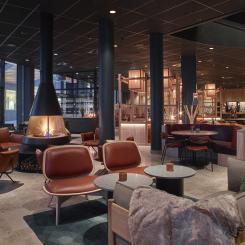 Vandringen uppför Kebnekaise startar i hotellets entréplan med base camp och restaurang. Foto: Scandic Hotels