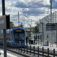 Station Bromma flygplats. Så här långt har Tvärbanans utbyggnad färdigställts. Nu arbetar man vidare mot Kista. Foto: John Hardwick