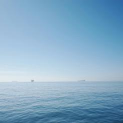 Skuggflottans trafik fortsätter trots risker. genrebild: Koen meyssen/Unsplash