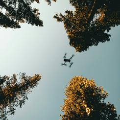 Användningen av drönare har ökat explosionsartat de senaste åren. Foto: kyle loftus/Unsplash