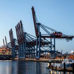 Kraftig svängning – Exportföretagen väntar sig dyrare finansiering. Foto: wolfgang weiser/unsplash
