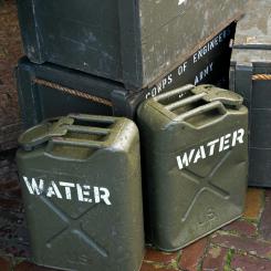 Under 2025 genomfördes flera åtgärder för att stärka beredskapen inom livsmedel, dricksvatten, avlopp och avfall. Insatserna sammanfattas nu i en gemensam rapport. Foto: willy the wizard / Unsplash